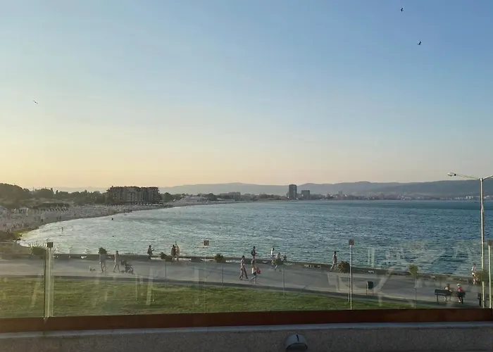 Paradiso 'в' 106 Private Cozy Апартамент *